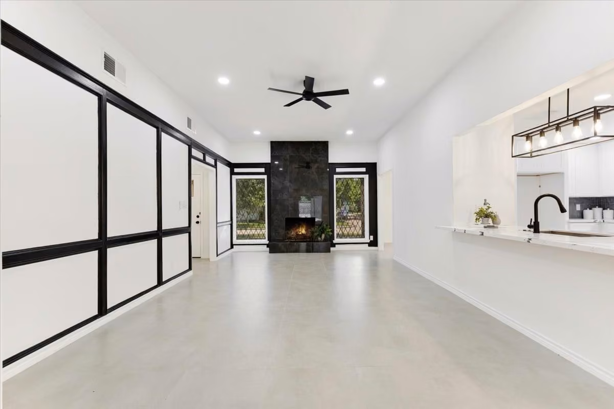 Photo 2 of 3815 Plum Hollow Drive, Houston, TX
