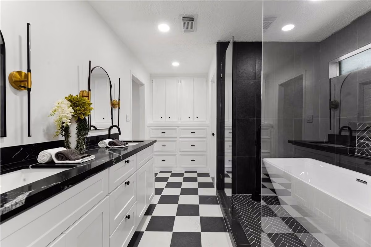 Photo 3 of 3815 Plum Hollow Drive, Houston, TX