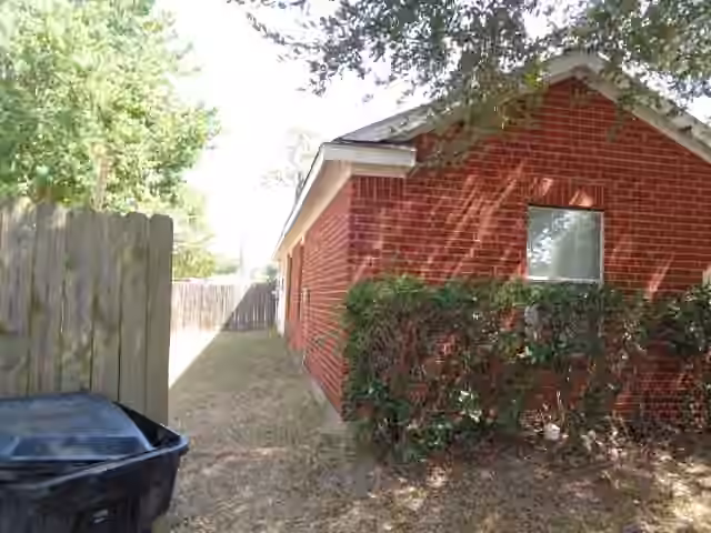 Photo 2 of 11803 Belle Court, Pinehurst, TX