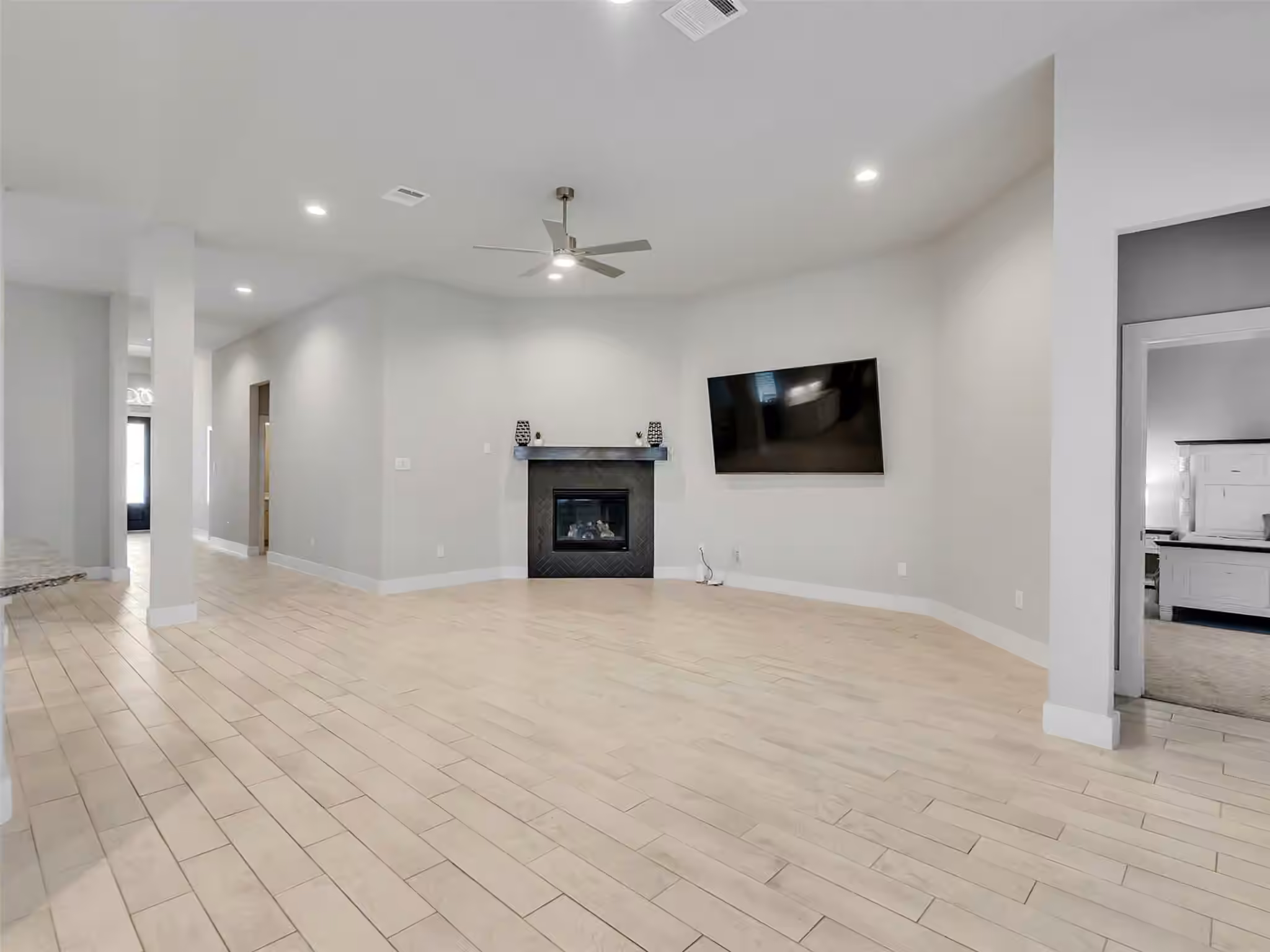 Photo 6 of 2918 Skerne Forest Drive, Spring, TX