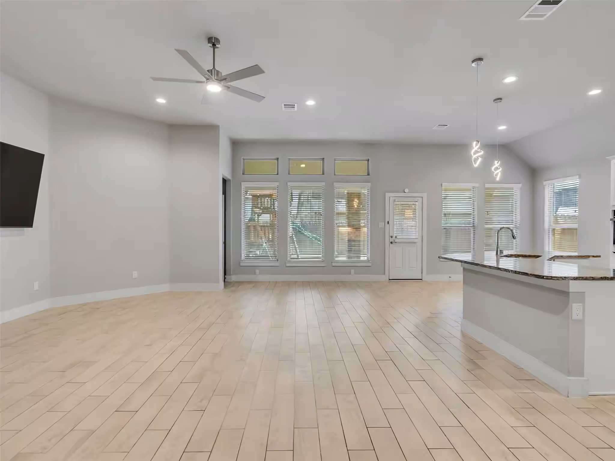 Photo 7 of 2918 Skerne Forest Drive, Spring, TX