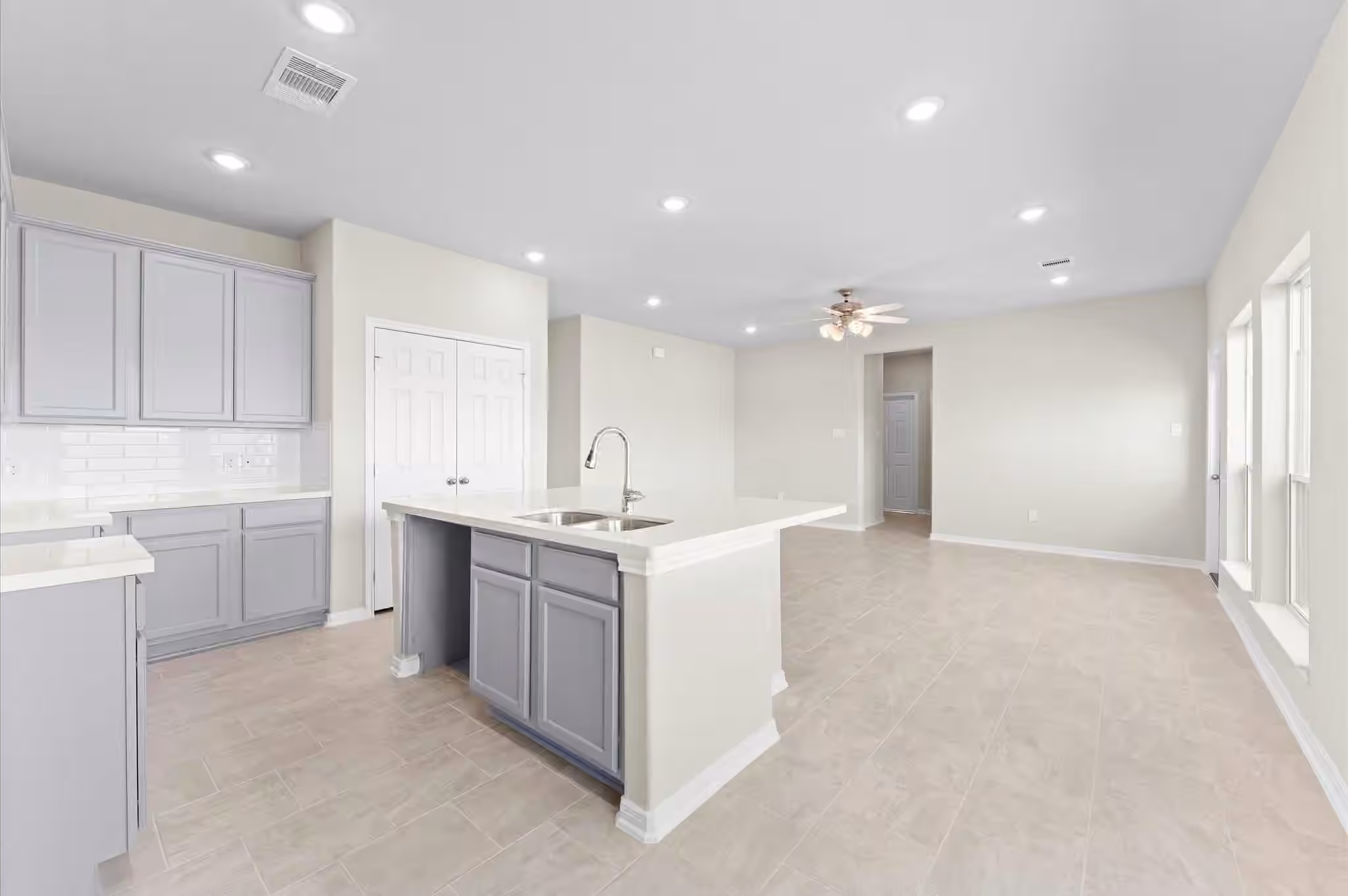 Photo 5 of 1364 Mixander Way, La Porte, TX