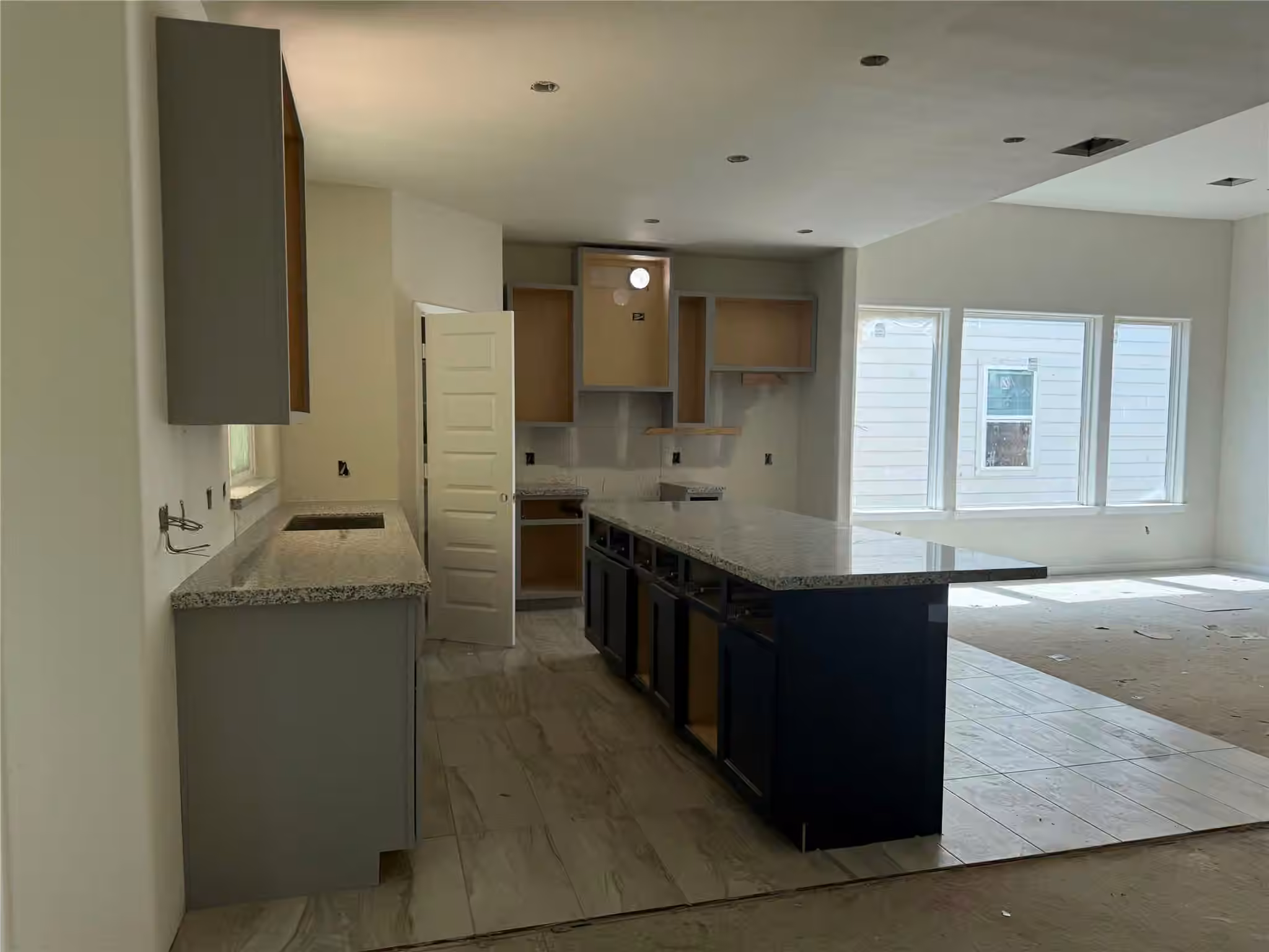 Photo 3 of 110 Harvey Boulevard, Baytown, TX