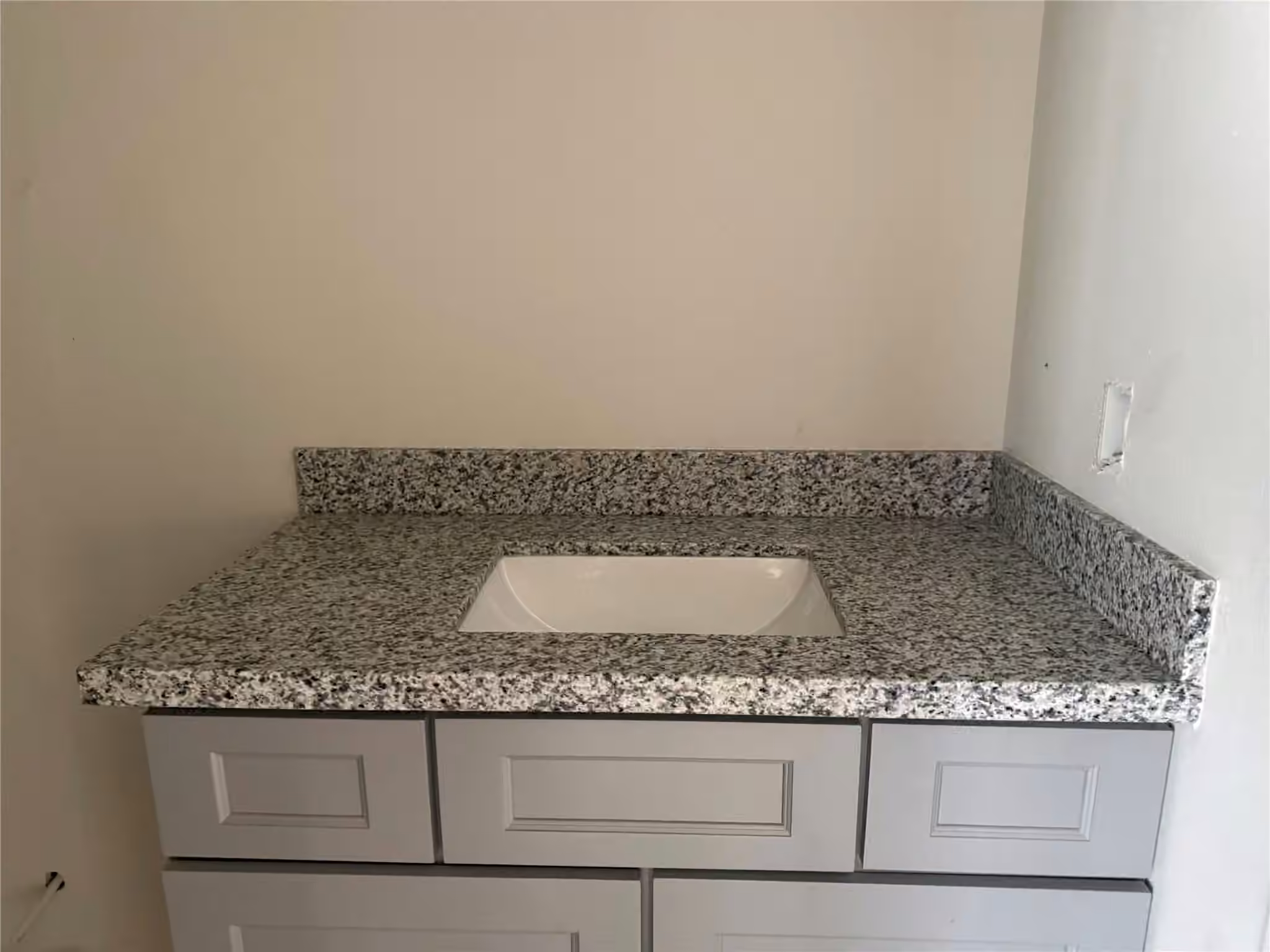 Photo 4 of 110 Harvey Boulevard, Baytown, TX