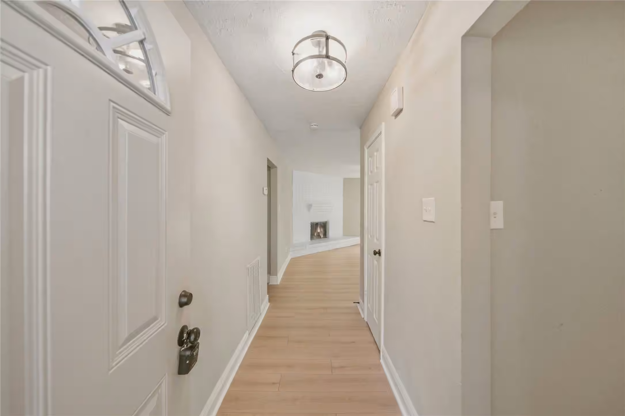 Photo 2 of 6523 La Violetta Drive, Houston, TX