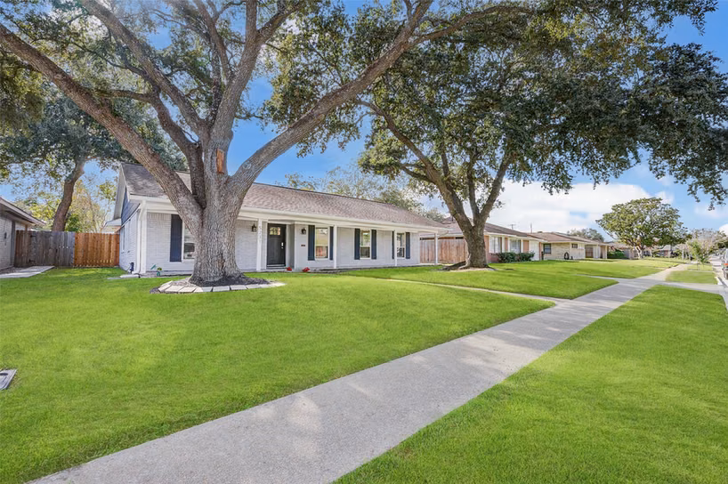 Photo 2 of 5231 Benning Drive, Houston, TX