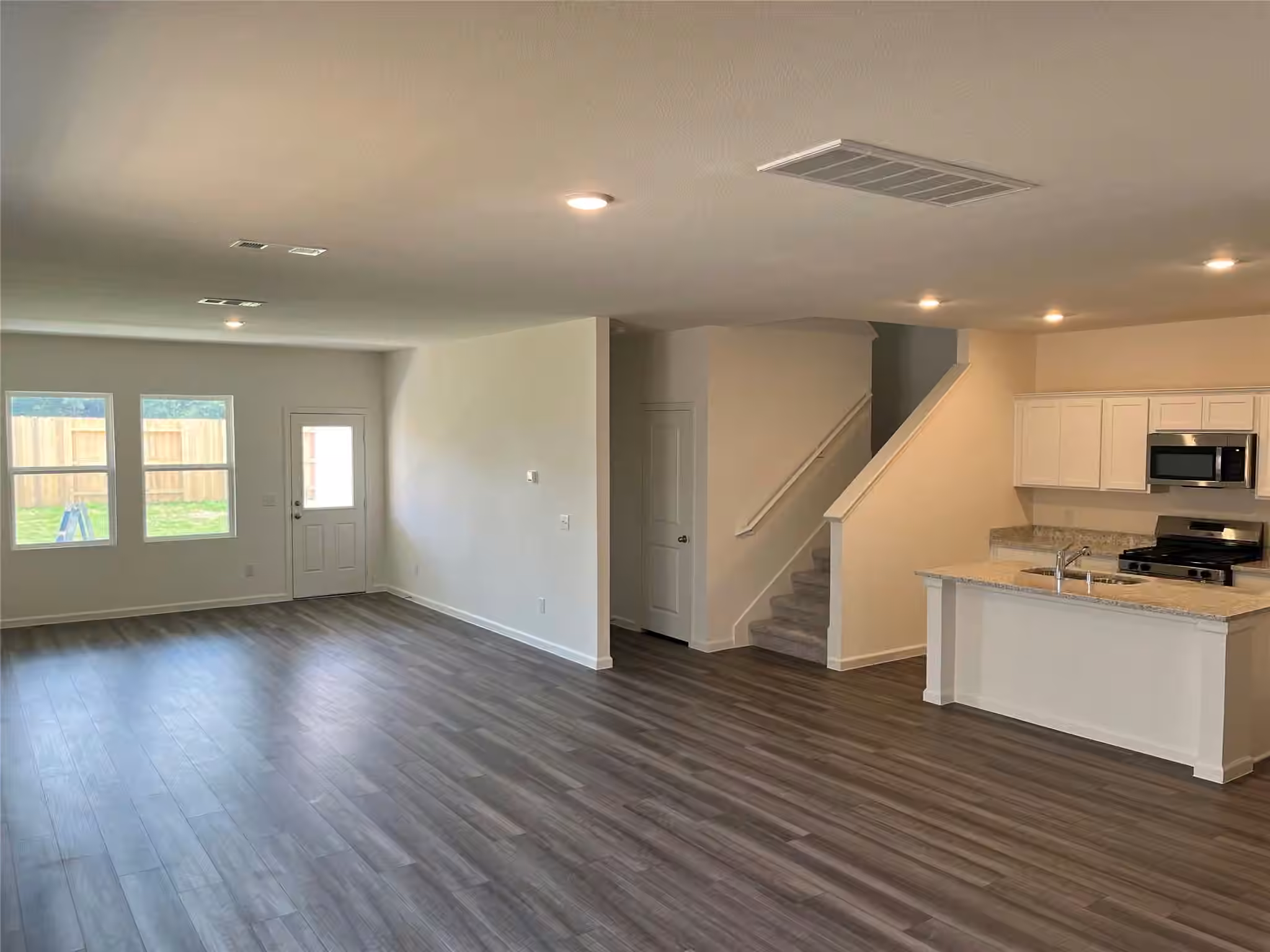 Photo 2 of 5646 Shelford Birch Drive, Conroe, TX
