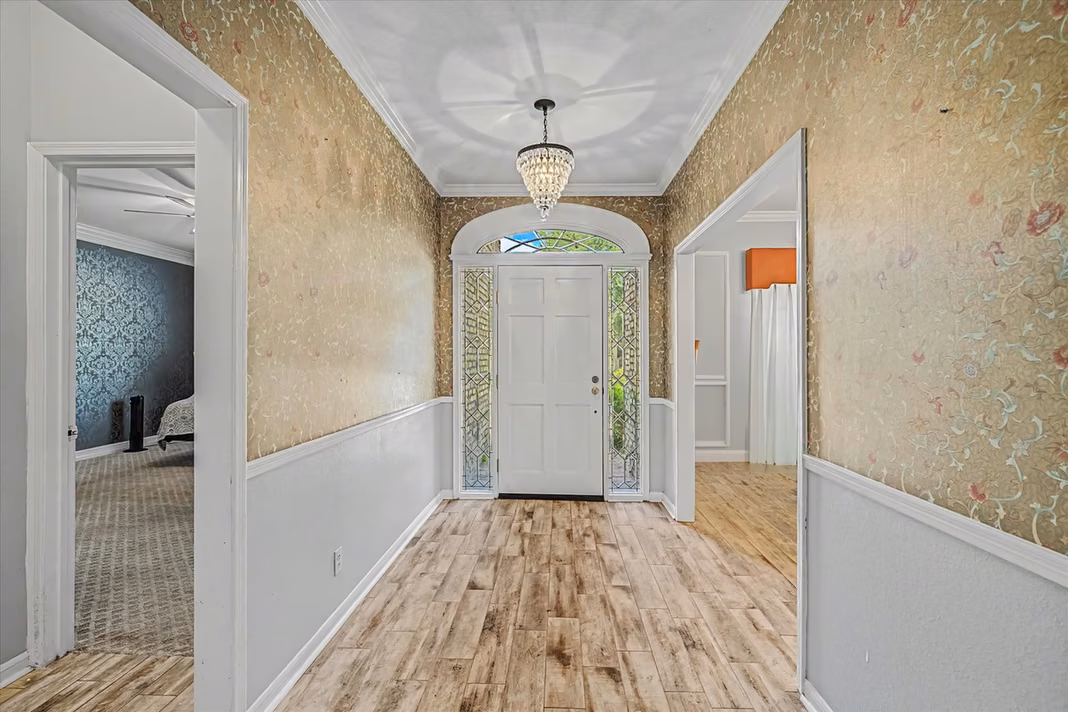 Photo 4 of 410 Crestwood Drive, El Lago, TX