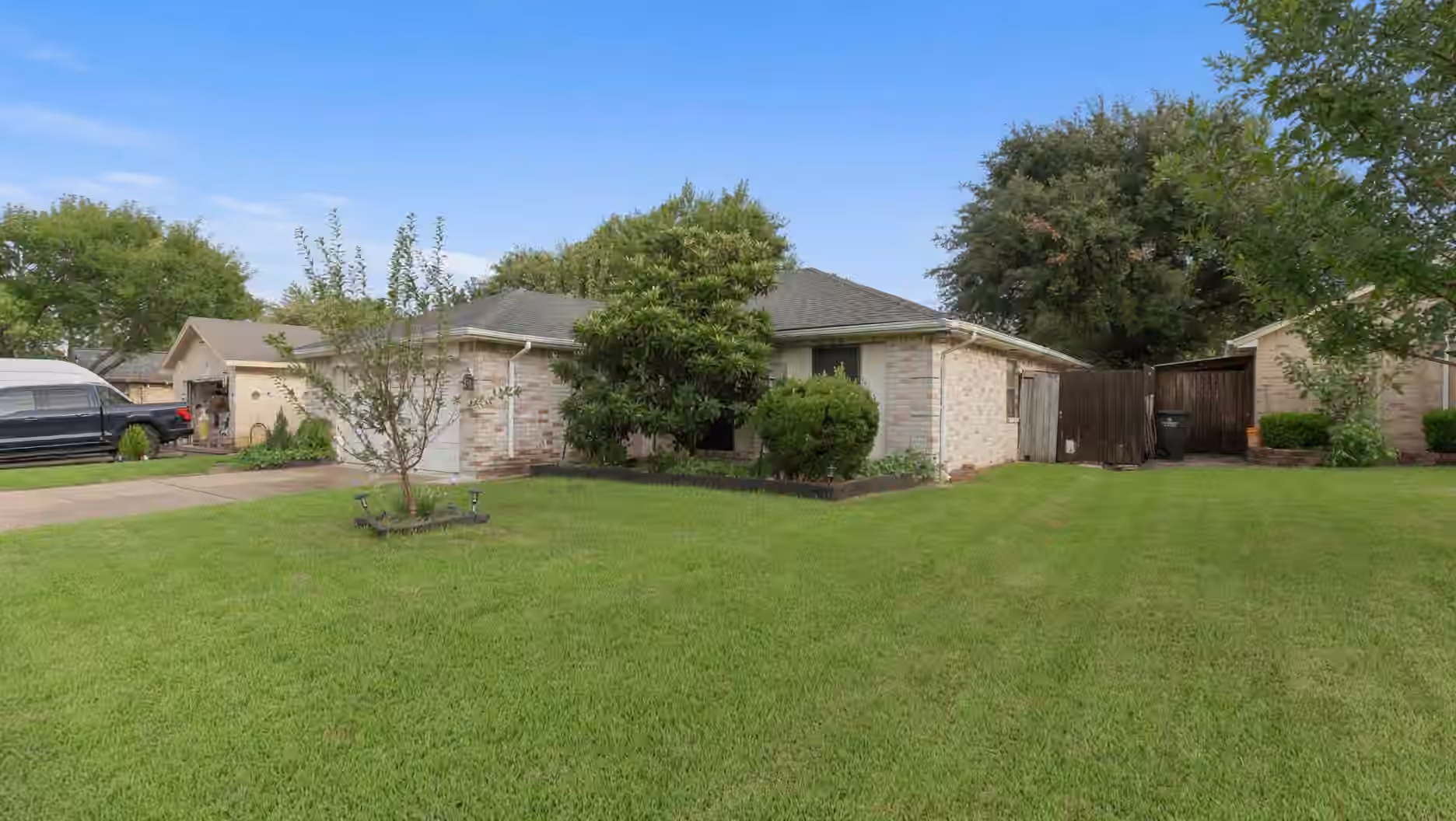 Photo 2 of 10315 Hollow Canyon Court, Sugar Land, TX