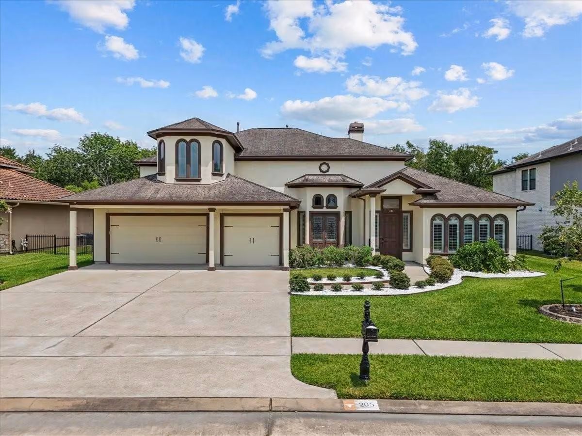 Photo 2 of 205 Del Monte Drive, Friendswood, TX