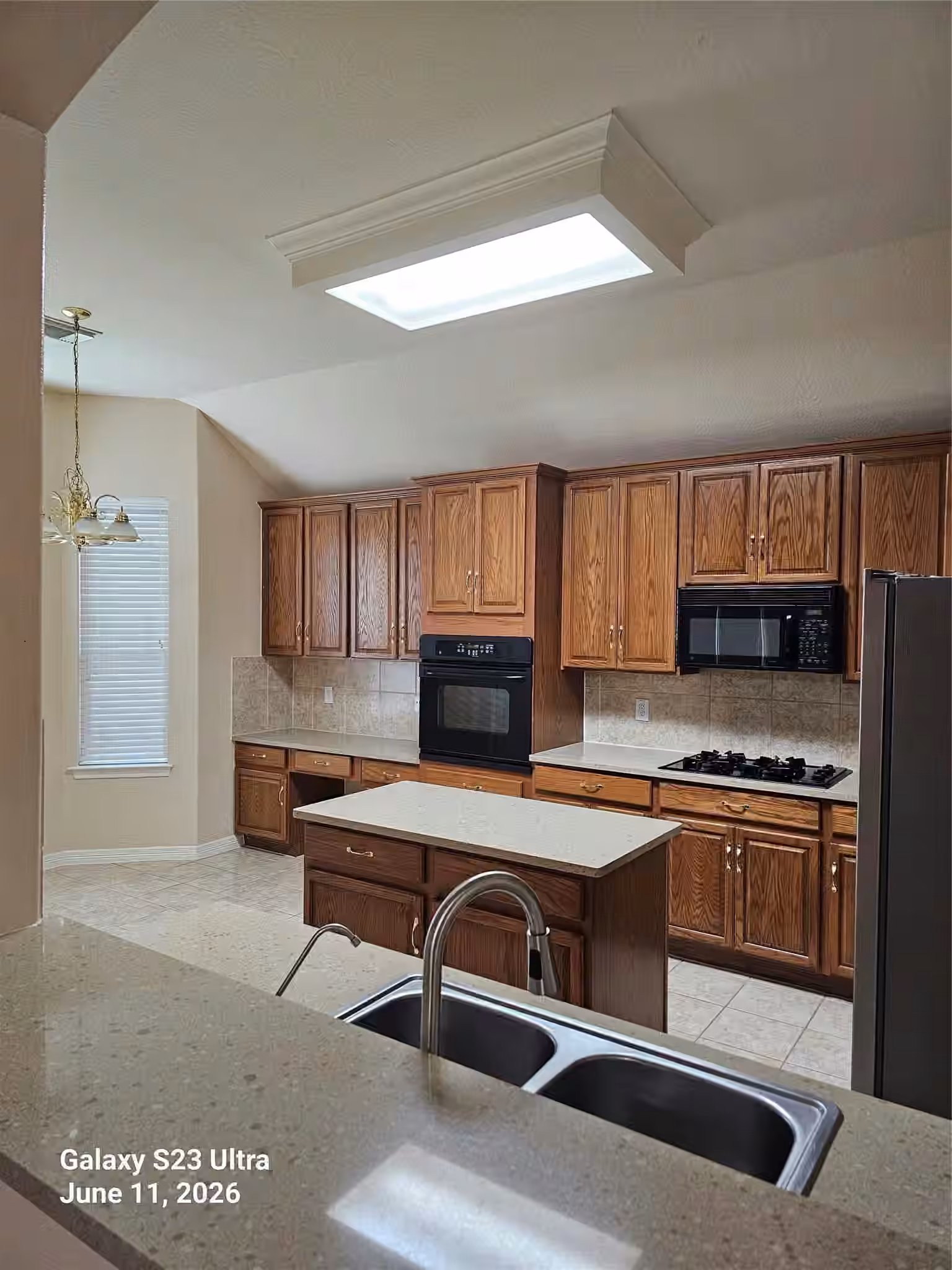 Photo 7 of 11402 Softbreeze Court, Pearland, TX