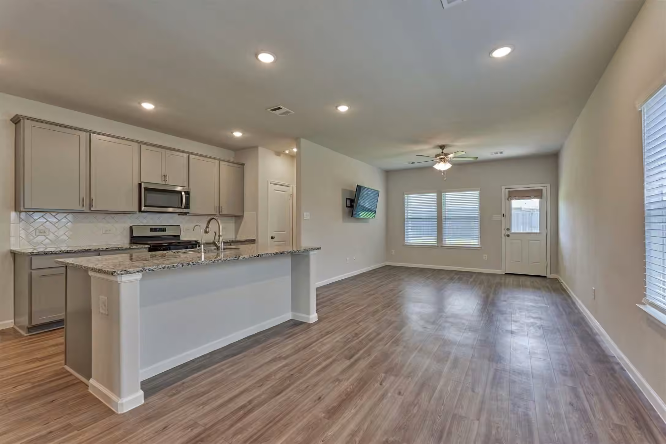 Photo 4 of 8039 Peppercorn Street, Magnolia, TX