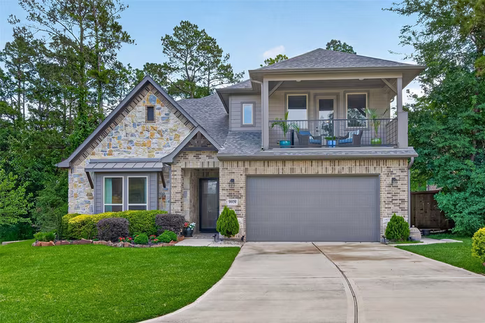 Photo 2 of 9979 Pebble Glen Drive, Conroe, TX