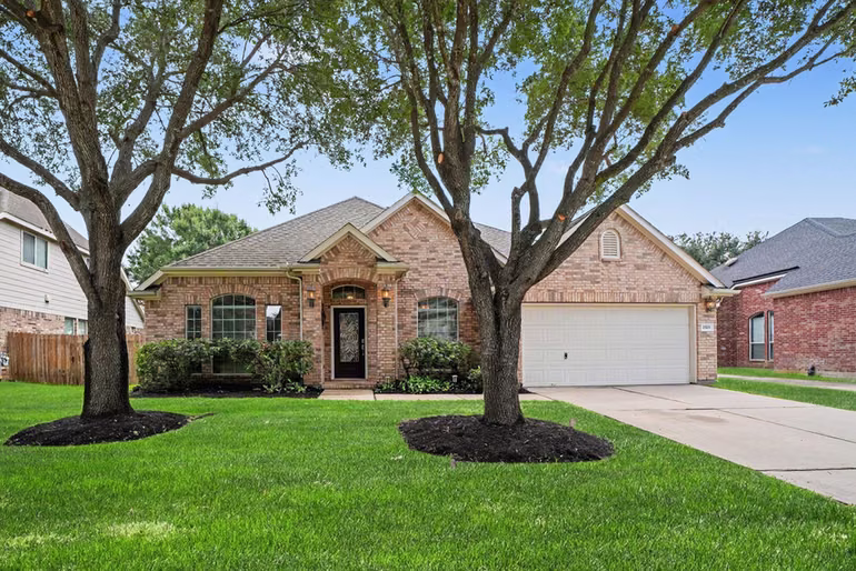 Photo 3 of 2503 Falcon Knoll Lane, Katy, TX