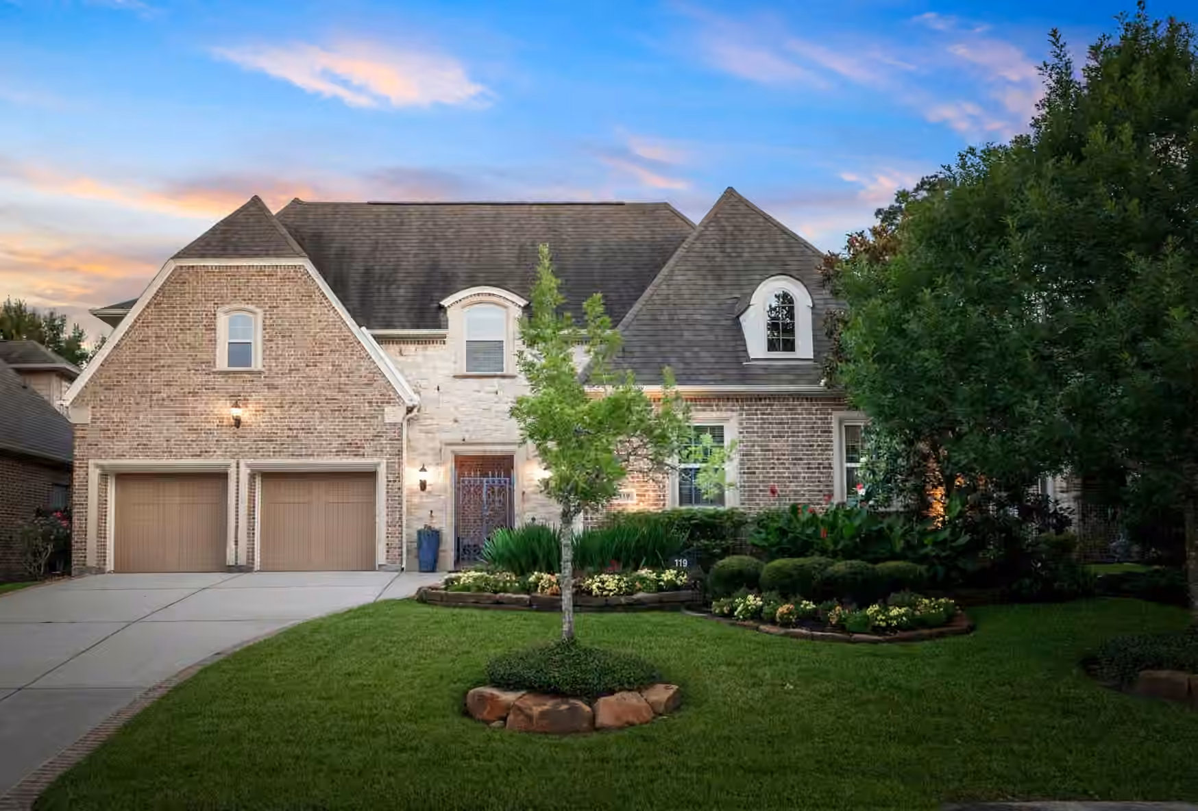 Photo of 119 W Cresta Bend Place, Spring, TX
