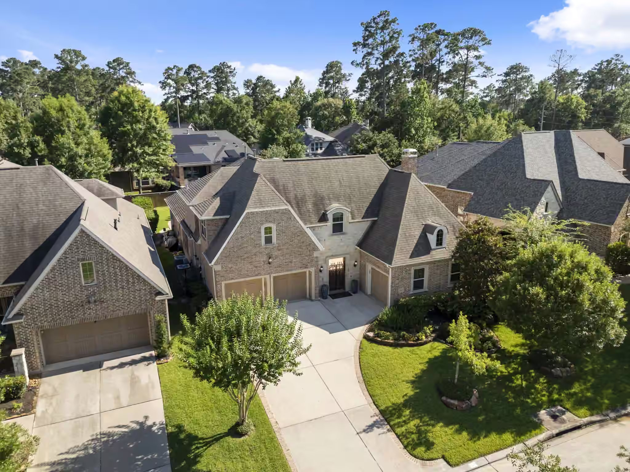 Photo 2 of 119 W Cresta Bend Place, Spring, TX