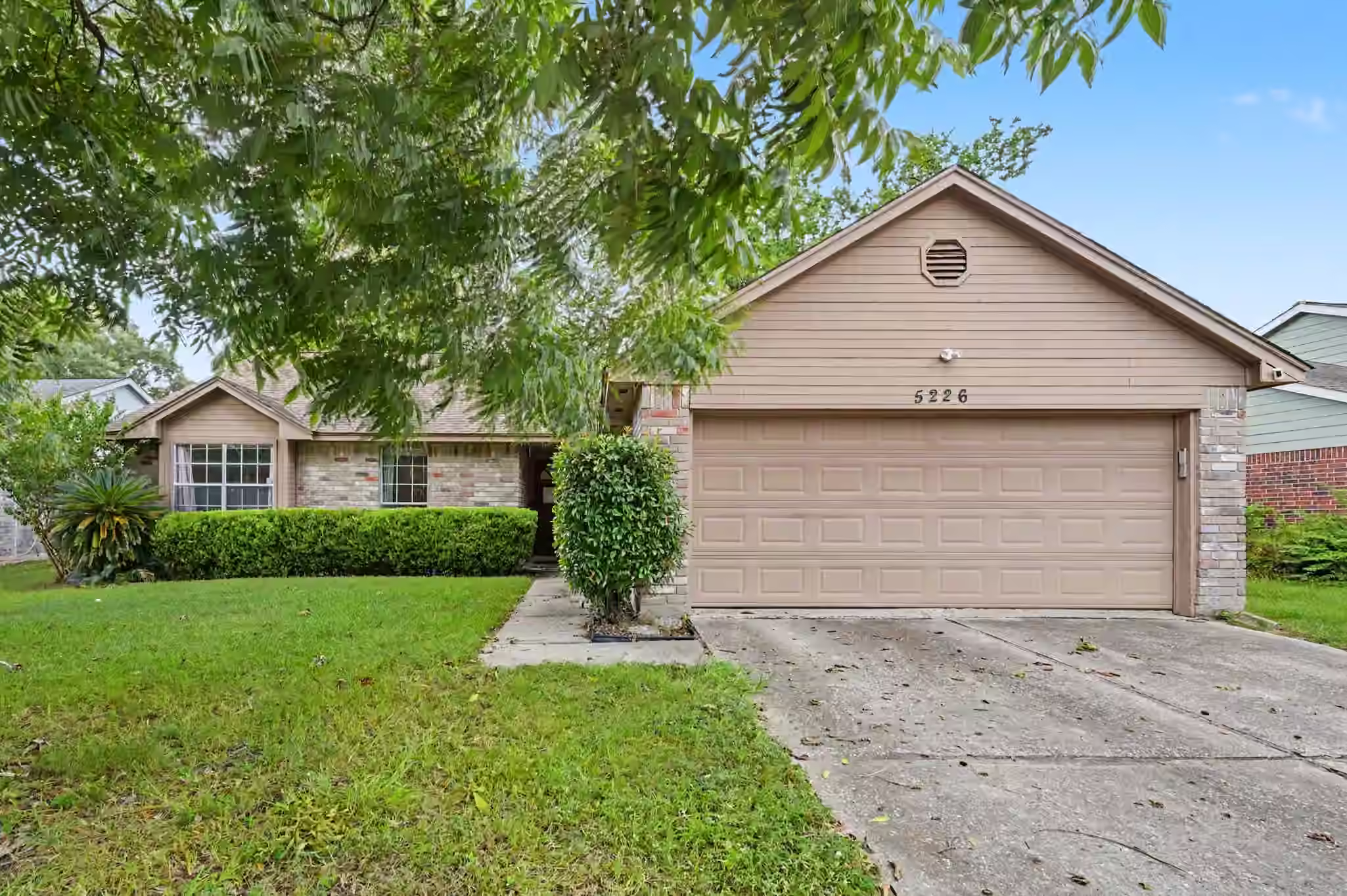 Photo 3 of 5226 Clarkston Lane, Spring, TX