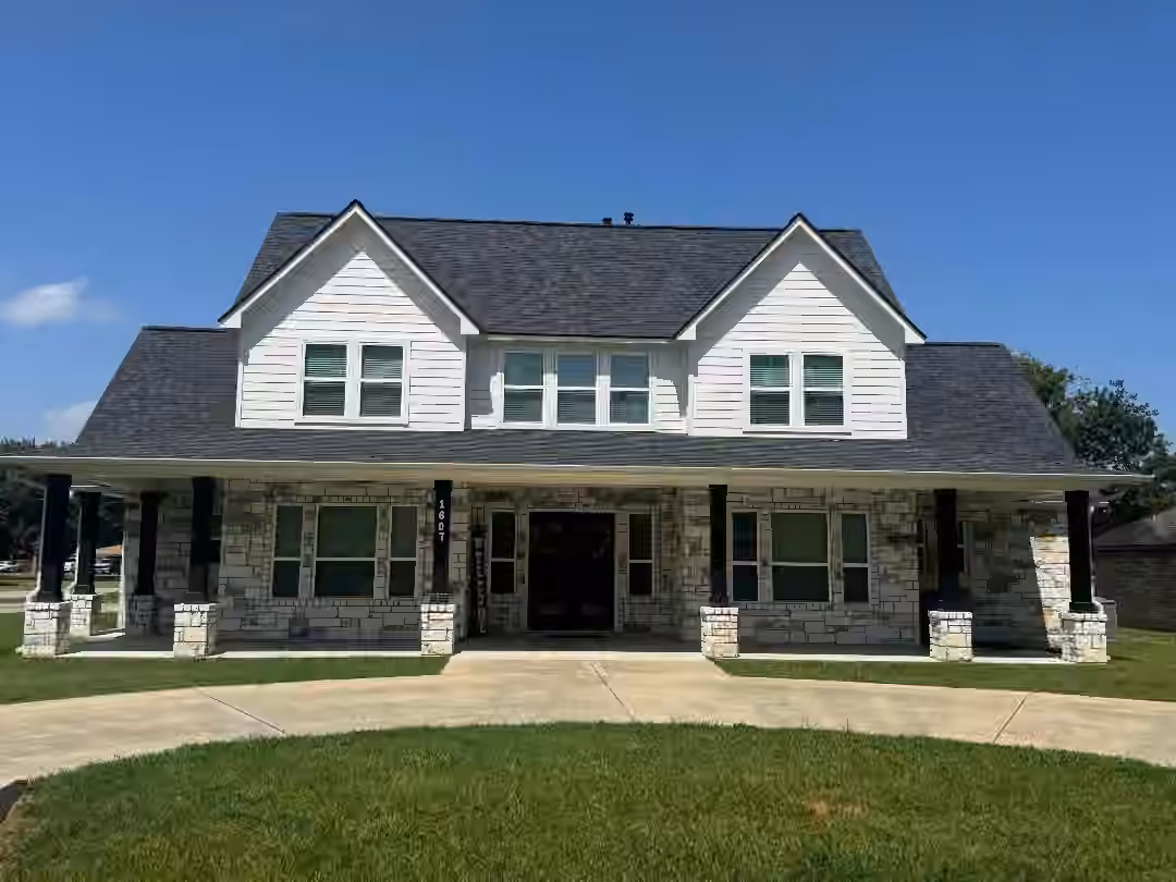 Photo of 1607 Avenue E, Danbury, TX