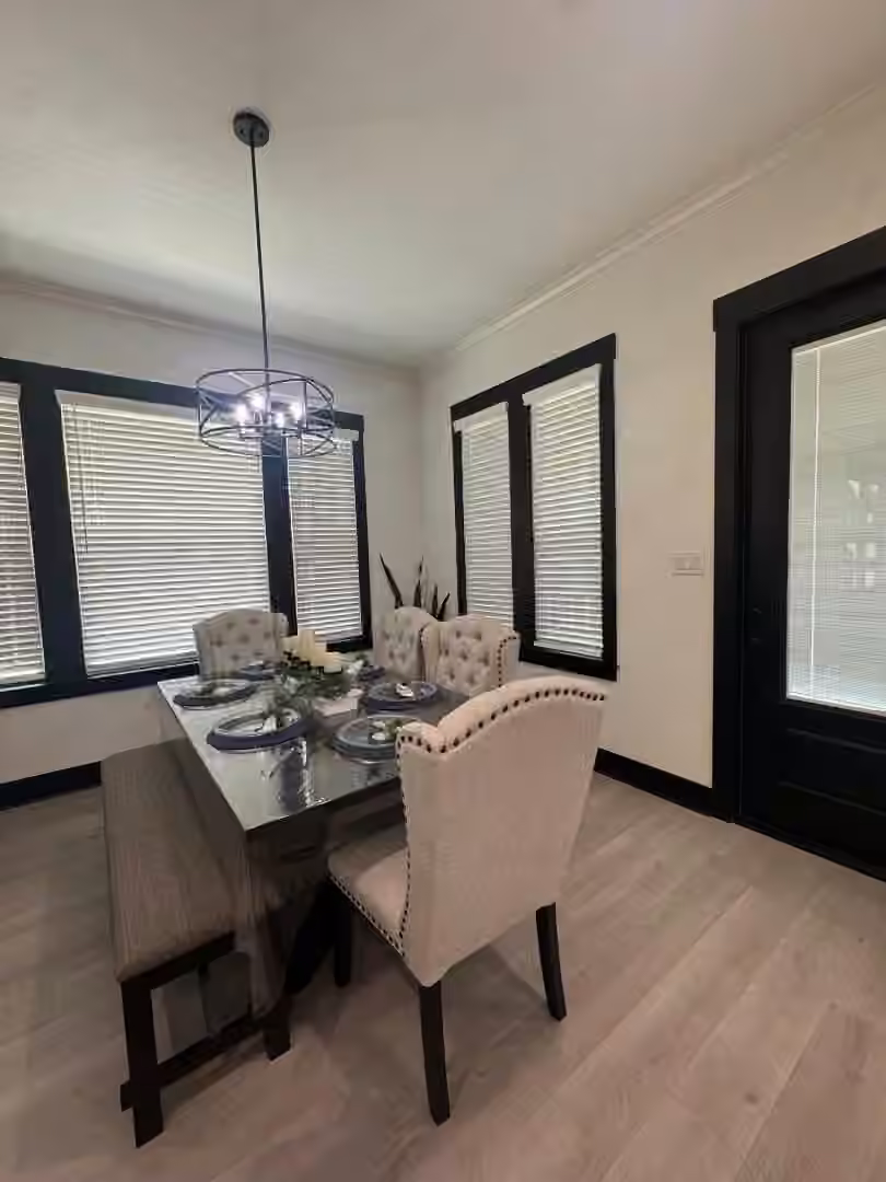 Photo 4 of 1607 Avenue E, Danbury, TX