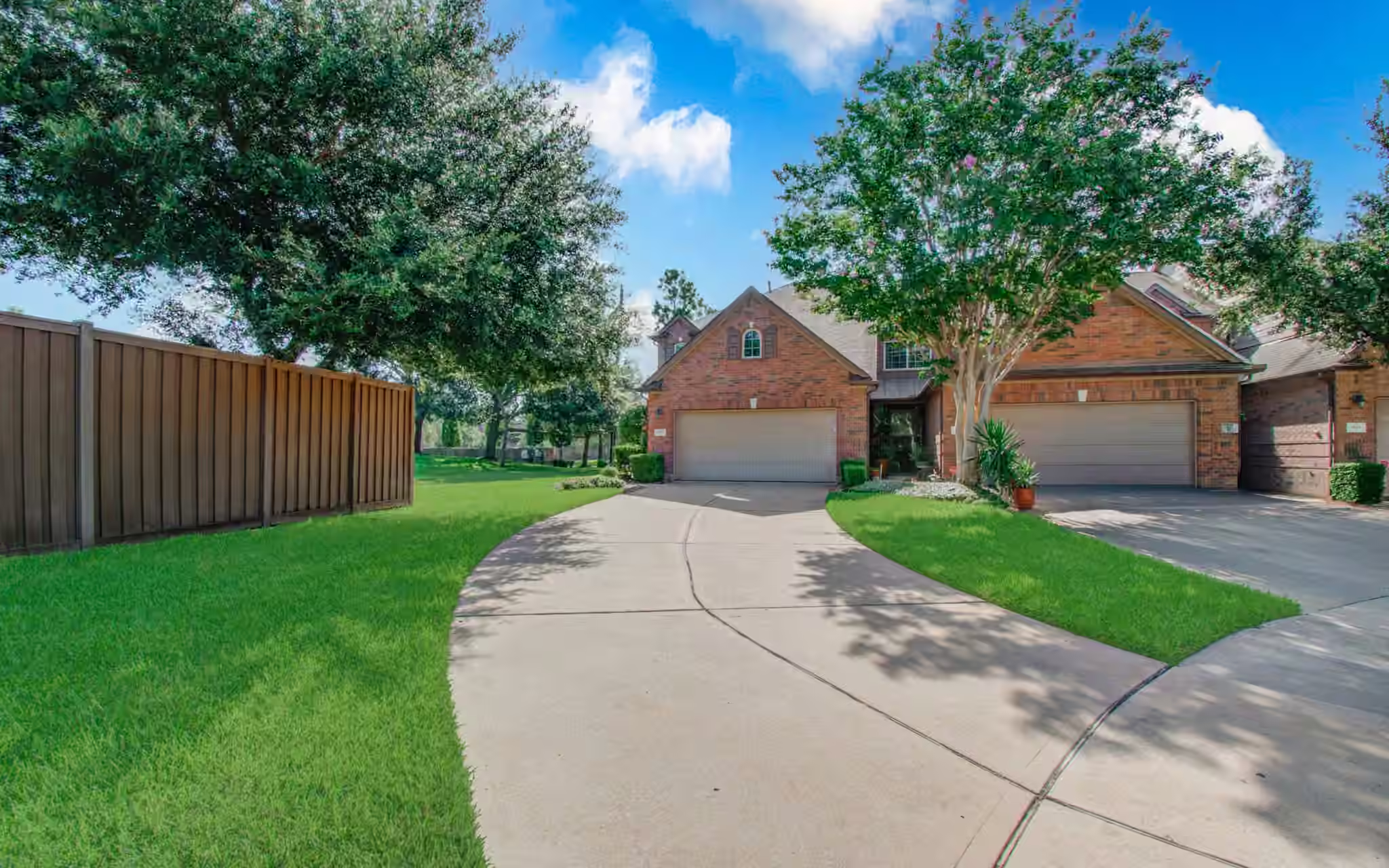 Photo 4 of 1103 Glenwood Canyon Lane, Houston, TX