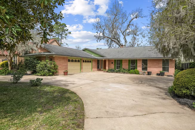 Photo 4 of 2261 Riverside Drive, West Columbia, TX