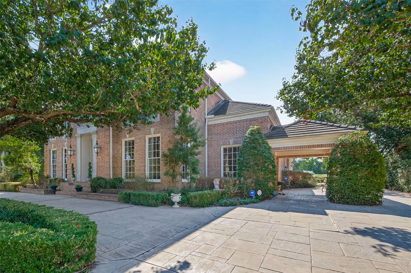 Photo 4 of 16703 Southern Oaks Drive Drive, Houston, TX