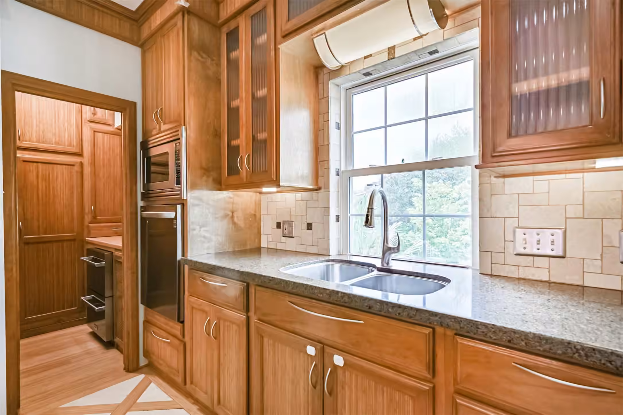 Photo 4 of 920 Grove Road, Clear Lake Shores, TX
