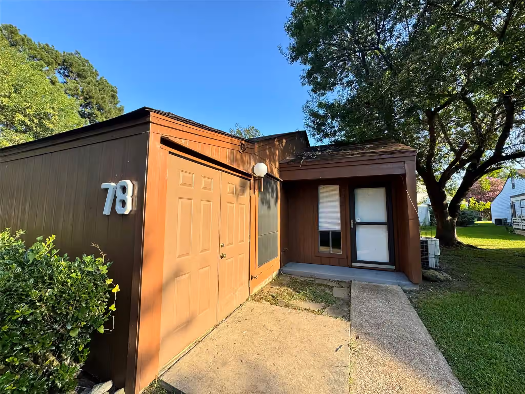 Photo 3 of 78 Westwood Drive W TH3, Trinity, TX