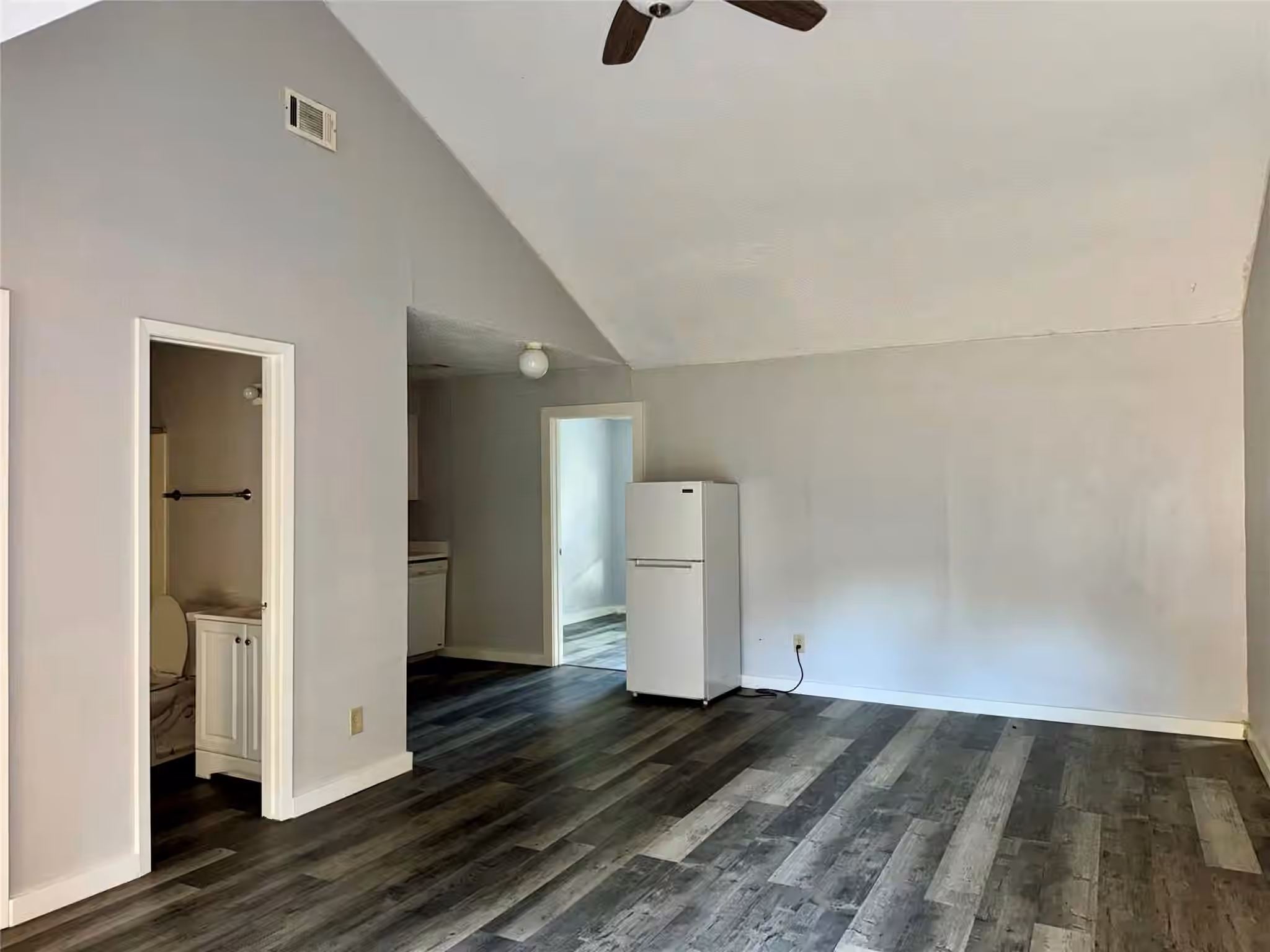 Photo 6 of 78 Westwood Drive W TH3, Trinity, TX