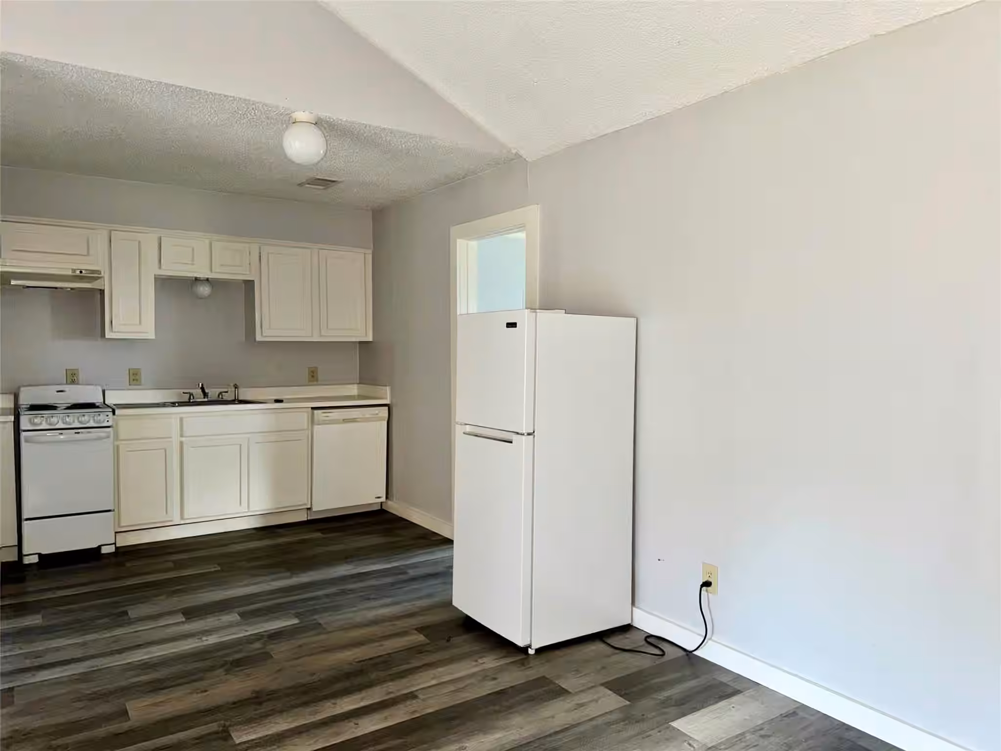 Photo 7 of 78 Westwood Drive W TH3, Trinity, TX