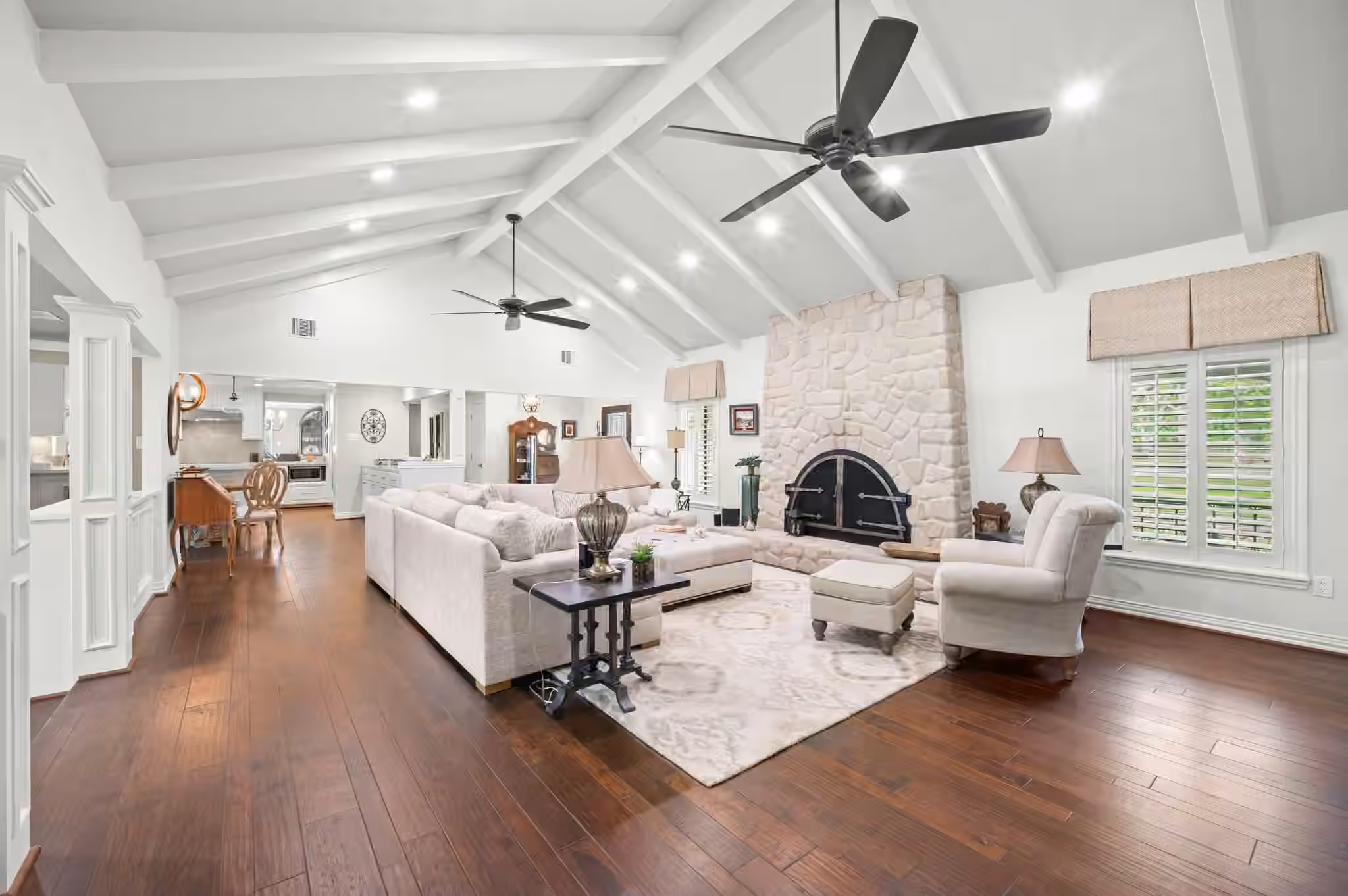 Photo of 822 Surrey Lane, Simonton, TX