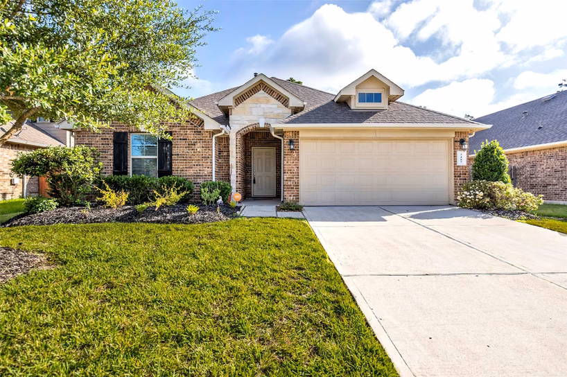 Photo 2 of 7417 Mango Orchard Lane, Conroe, TX