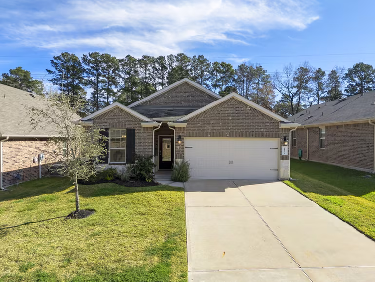 Photo 2 of 14096 Silver Falls Court, Conroe, TX