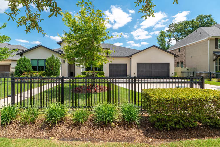 Photo 5 of 10561 Lake Palmetto Drive, Conroe, TX