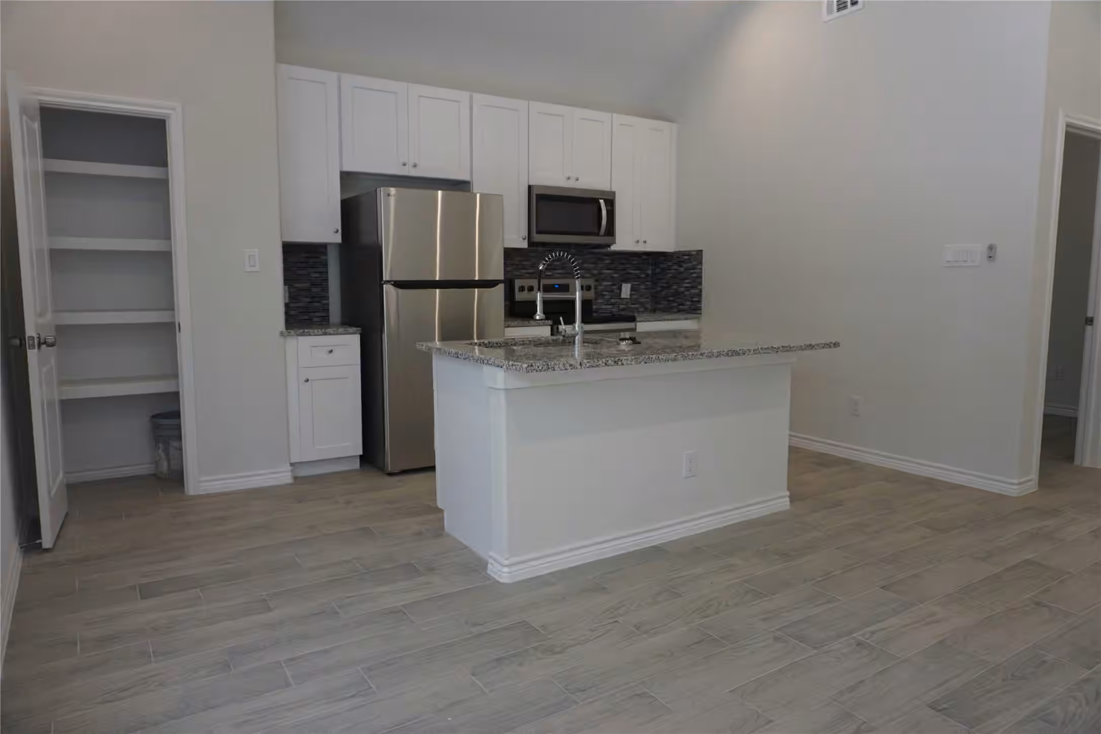 Photo 7 of 9856 ARBOR OAK, Willis, TX