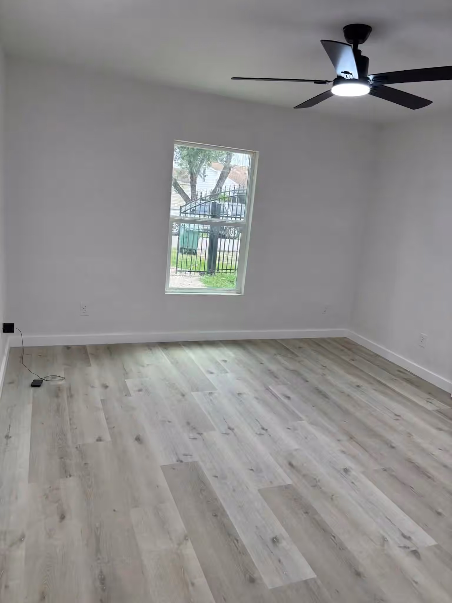 Photo 4 of 216 Burress Street, Houston, TX