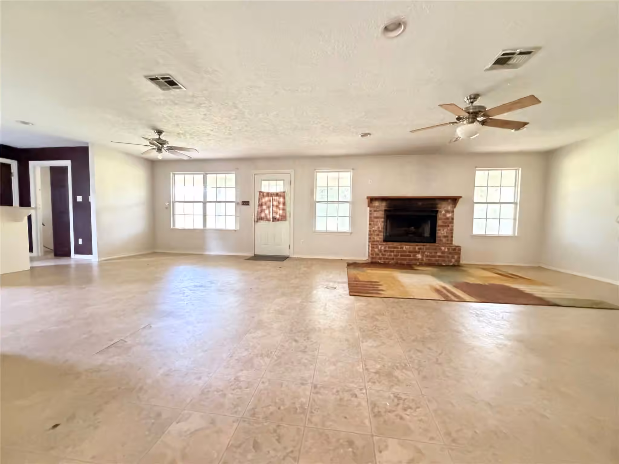 Photo 7 of 1210 County Road 2099, Liberty, TX