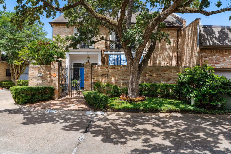 Photo 2 of 4876 Post Oak Timber Drive, Houston, TX