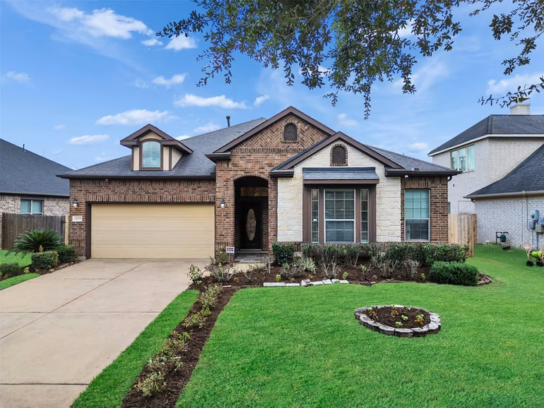 Photo 3 of 4618 Morning Cloud Lane, Sugar Land, TX