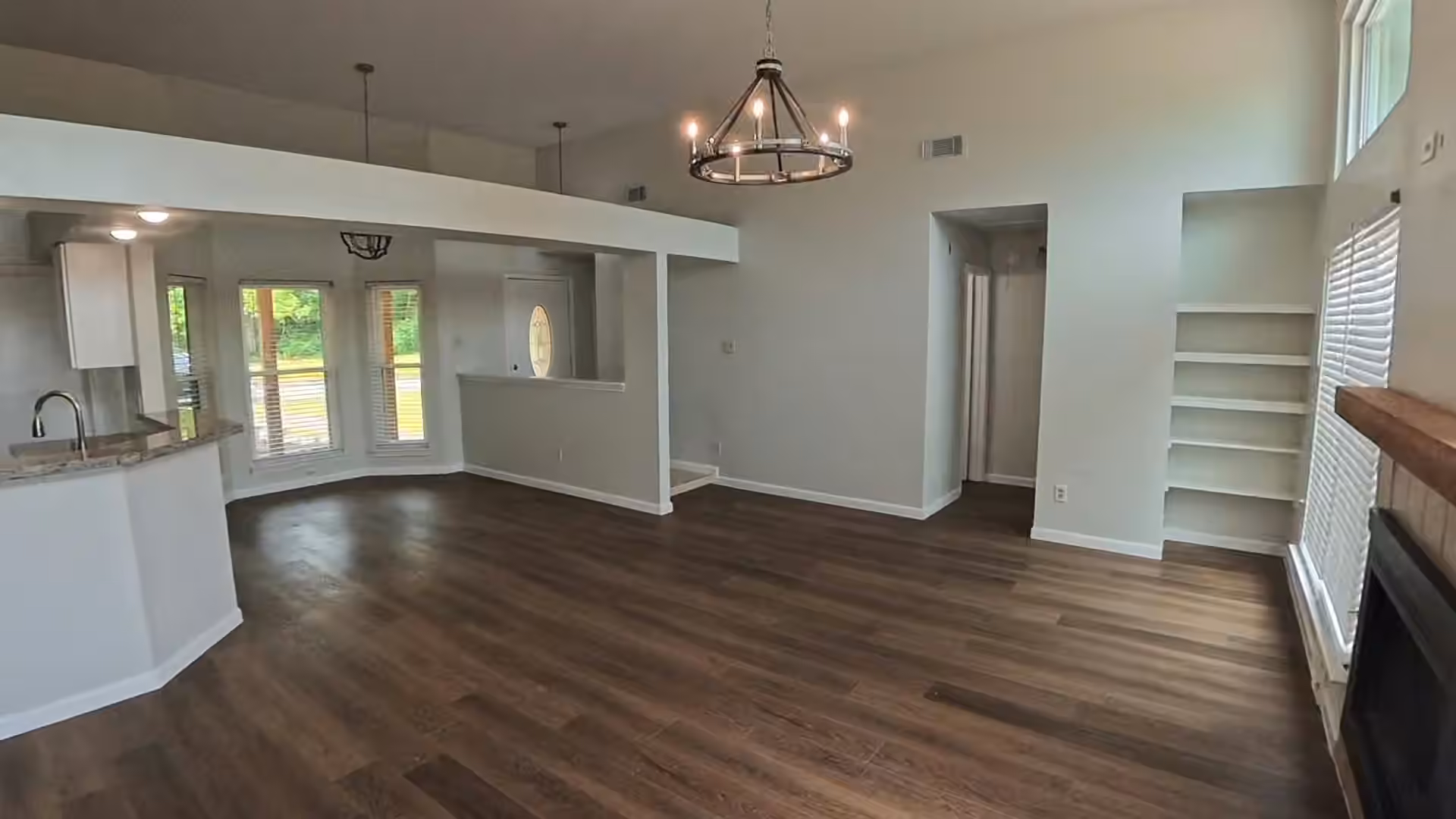 Photo 5 of 1002 Glen Valley Drive, Humble, TX