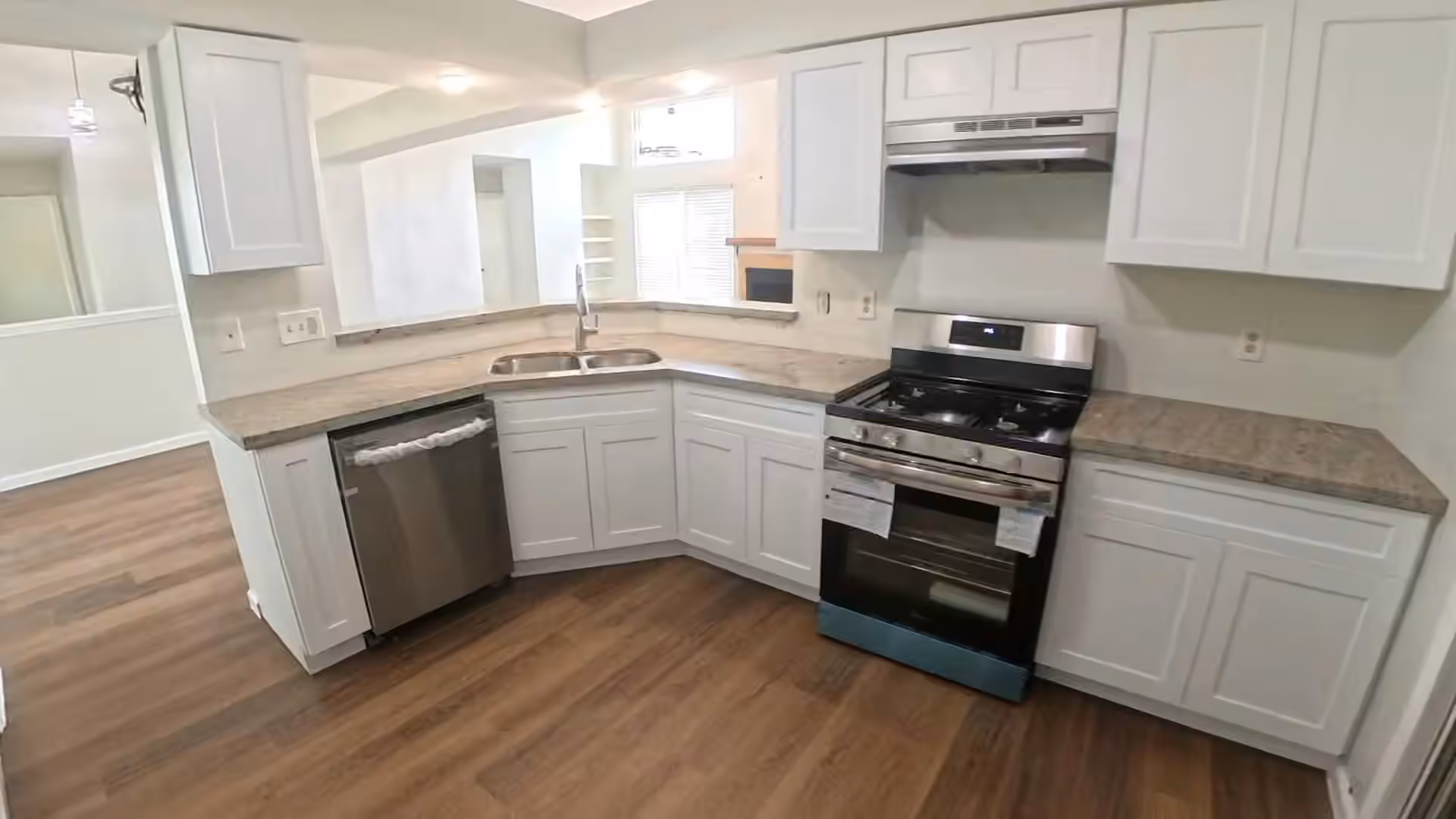 Photo 6 of 1002 Glen Valley Drive, Humble, TX
