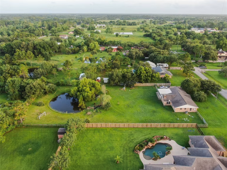 Photo 6 of 7301 Avenue L 1/2, Santa Fe, TX
