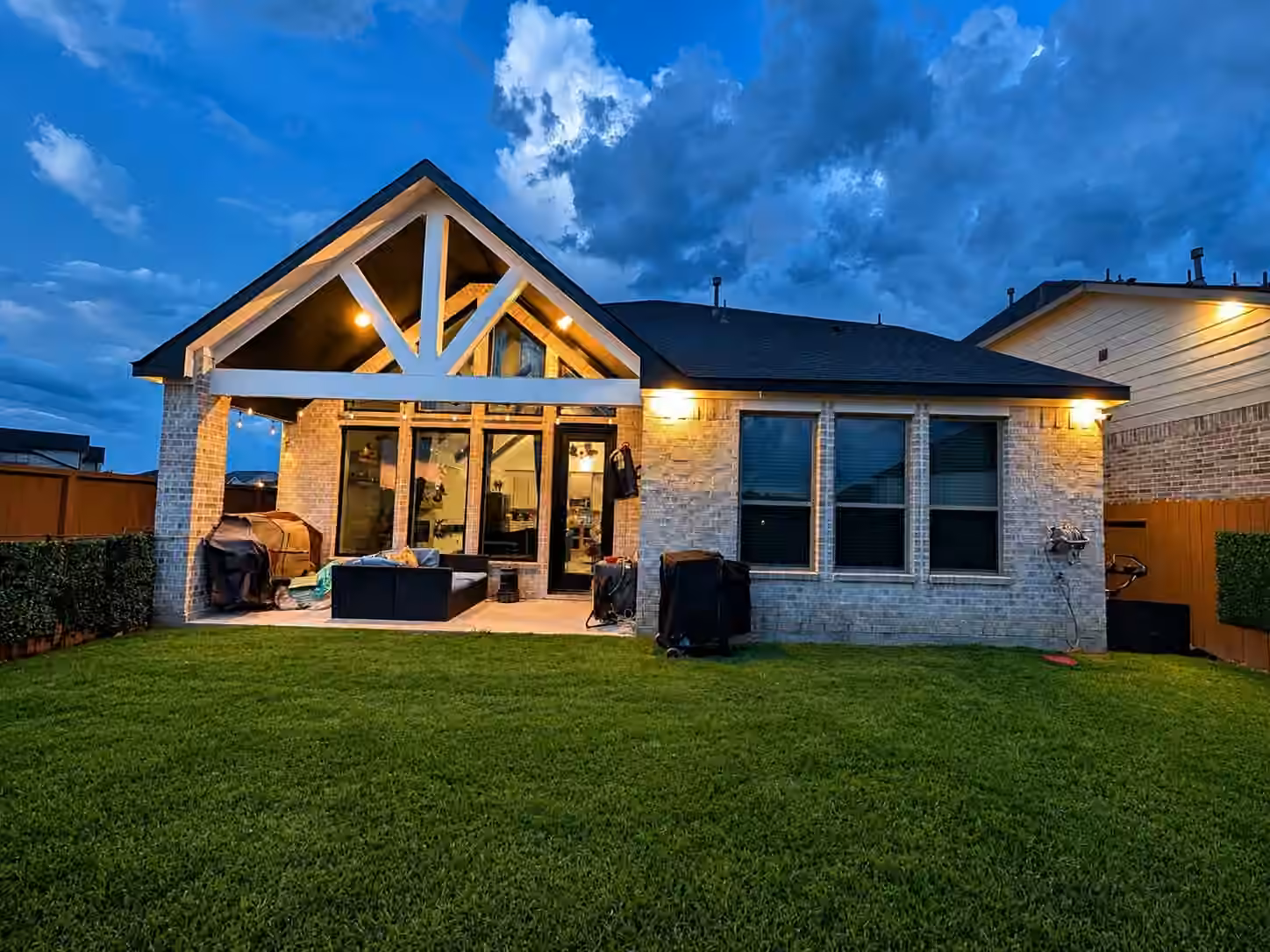 Photo 5 of 211 Vista Knoll Court, New Caney, TX