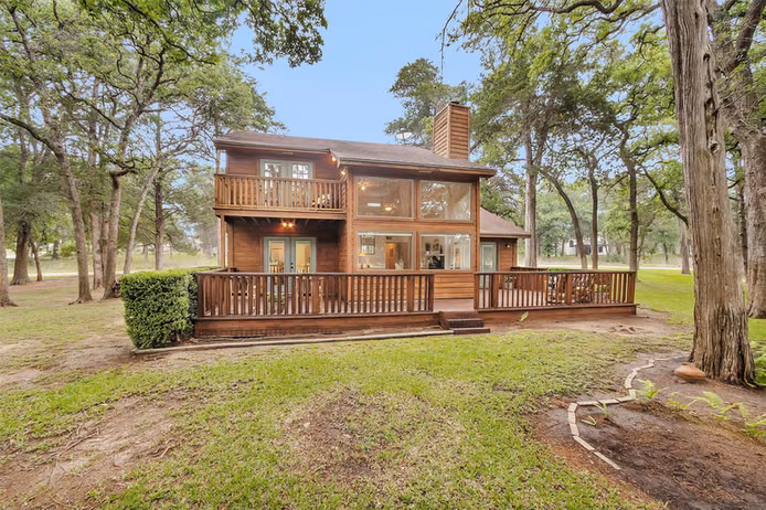 Photo 2 of 105 Seminole Drive, New Ulm, TX