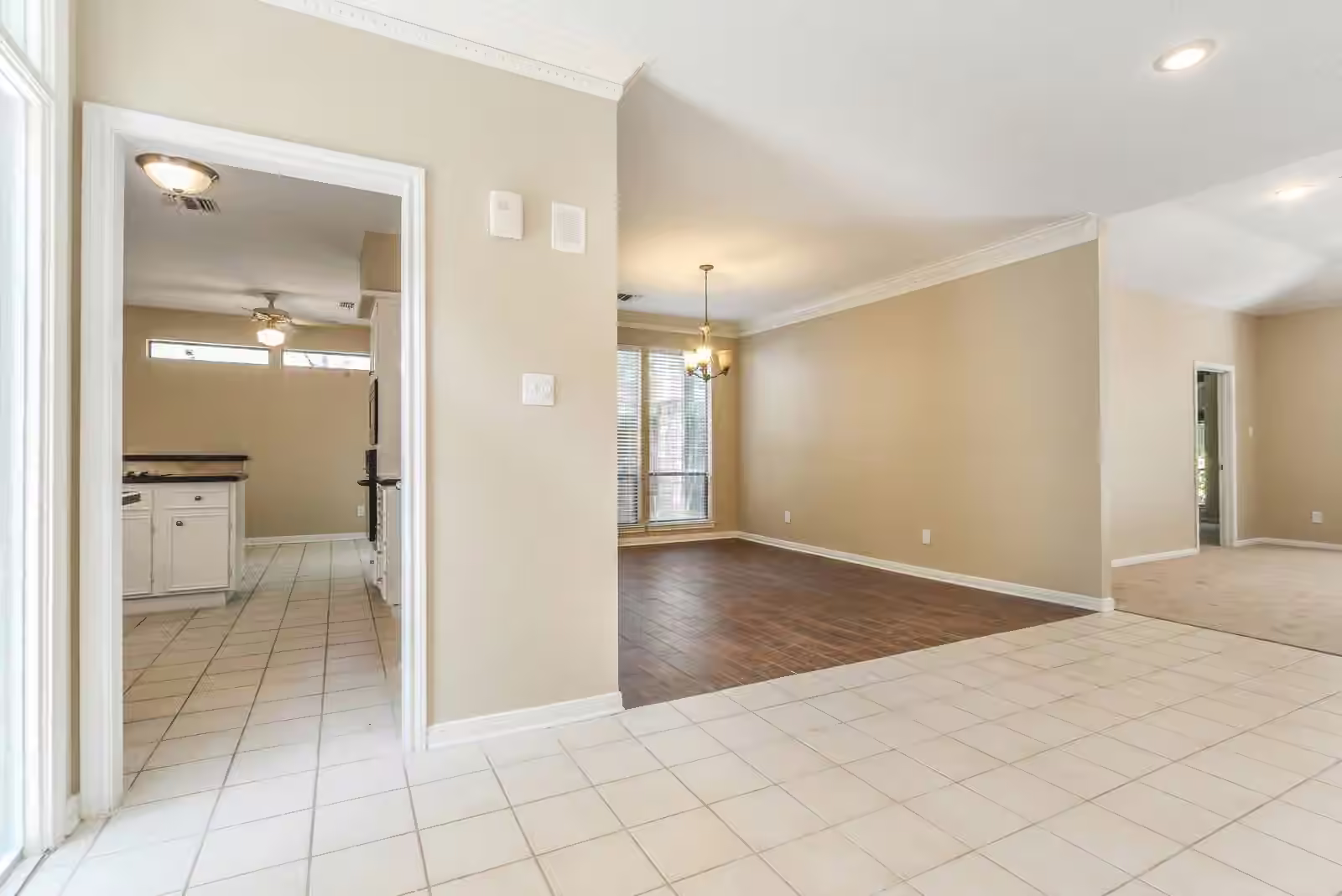 Photo 6 of 3131 Royal Crescent Drive, Houston, TX