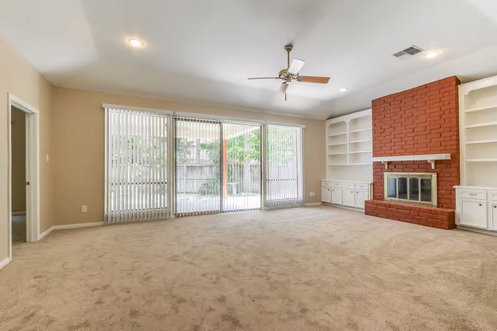 Photo 7 of 3131 Royal Crescent Drive, Houston, TX