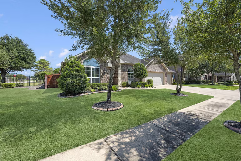 Photo 2 of 20203 Cortina Valley Drive, Cypress, TX