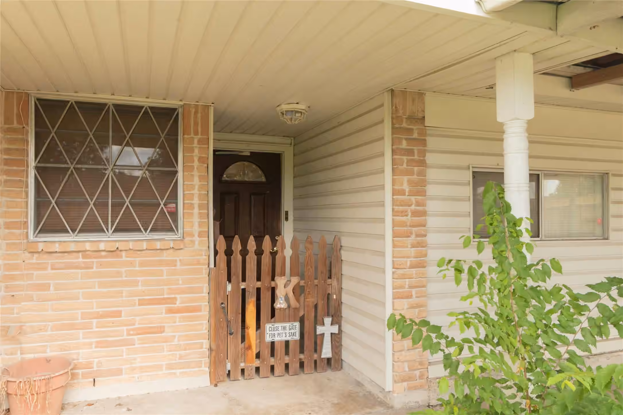 Photo 4 of 827 Onaleigh Drive, Channelview, TX