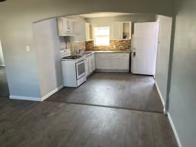 Photo 6 of 5210 Dieppe Street, Houston, TX