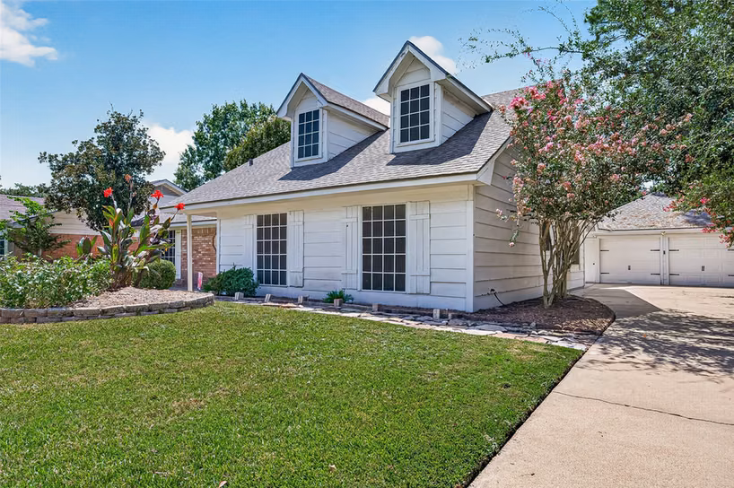 Photo 5 of 8215 Schaffer Ln, Houston, TX